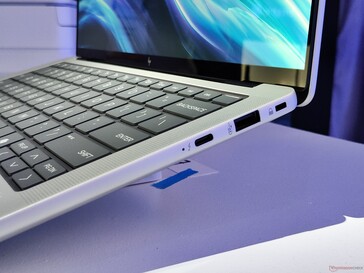 HP EliteBook X G1a: Porte a destra (fonte: Benjamin Herzig)