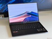 Recensione dell'Asus Zenbook 14 OLED - La variante AMD dello Zenbook ha ricevuto il più debole schermo OLED 1080p