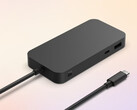 Il nuovo Dock USB4 di Microsoft è molto più piccolo rispetto al suo predecessore Thunderbolt 4. (Fonte: Microsoft)