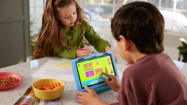 Amazon Fire HD 8 Kids e Fire HD 8 Kids Pro hanno una custodia robusta e una garanzia di 2 anni. (Fonte immagine: Amazon)