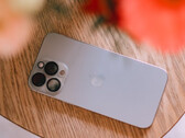 L'iPhone 15 Pro potrebbe risultare leggermente più lento in alcune attività dopo l'aggiornamento a iOS 18. (Fonte: Swello - Unsplash)