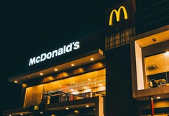 McDonald&#039;s stamperà in 3D i paralumi con materiali riciclabili. (Fonte: Robi Pastores / Pexels)