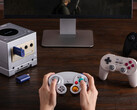 8BitDo ha progettato il ricevitore NGC Retro per completare visivamente il GameCube viola. (Fonte: 8BitDo)