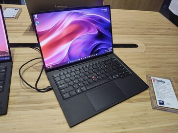 Lenovo ThinkPad X1 Carbon Gen 13 Aura Edition (fonte: Benjamin Herzig)