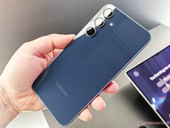 Alcuni smartphone di fascia media di Galaxy riceveranno le funzioni AI tramite un aggiornamento. (Fonte: Notebookcheck)