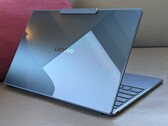 Recensione di Lenovo Yoga Slim 9 14 Gen 10: Il primo portatile con una webcam sotto il display da 32 MP