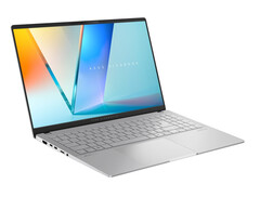 Sembra che ci sia un notevole divario di prezzo tra le versioni AMD e Qualcomm del Vivobook S 15 OLED. (Fonte: ASUS)