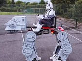 Lo YouTuber e ingegnere James Bruton ha costruito un AT-AT cavalcabile di Star Wars utilizzando principalmente componenti stampati in 3D. (Fonte: YouTube / James Bruton)