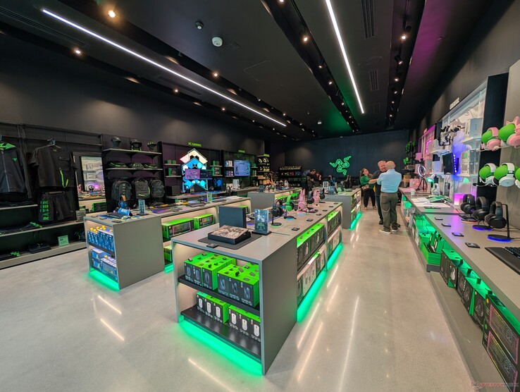 Il RazerStore di Santa Clara un'ora prima della sua inaugurazione