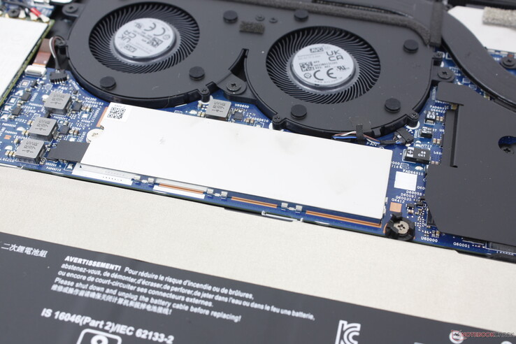 SSD M.2 2280 sotto lo scudo in alluminio