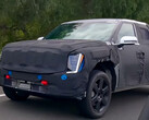 Il prossimo pick-up elettrico di Kia è stato avvistato mentre effettuava dei test sulle strade degli Stati Uniti prima del lancio ufficiale. (Fonte: KindelAuto su YouTube)